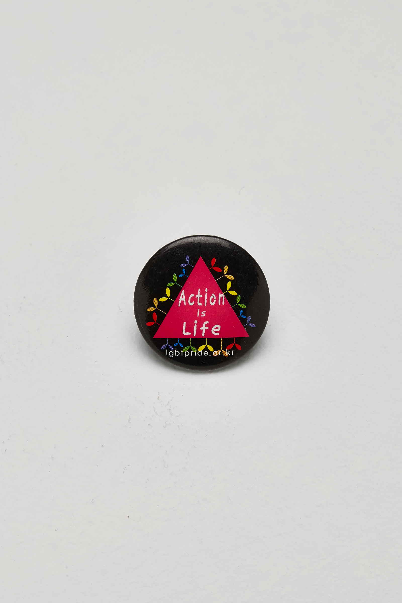 Action is Life 배지